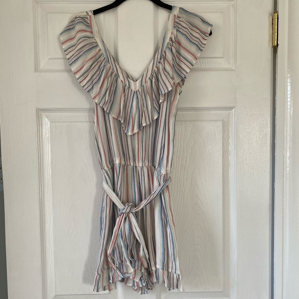 Women’s American Eagle romper - Picture 3 of 4